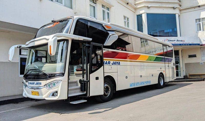 Jalan Tentara Pelajar: Agen Bus Sinar Jaya, Jantung Perjalanan Cilacap
